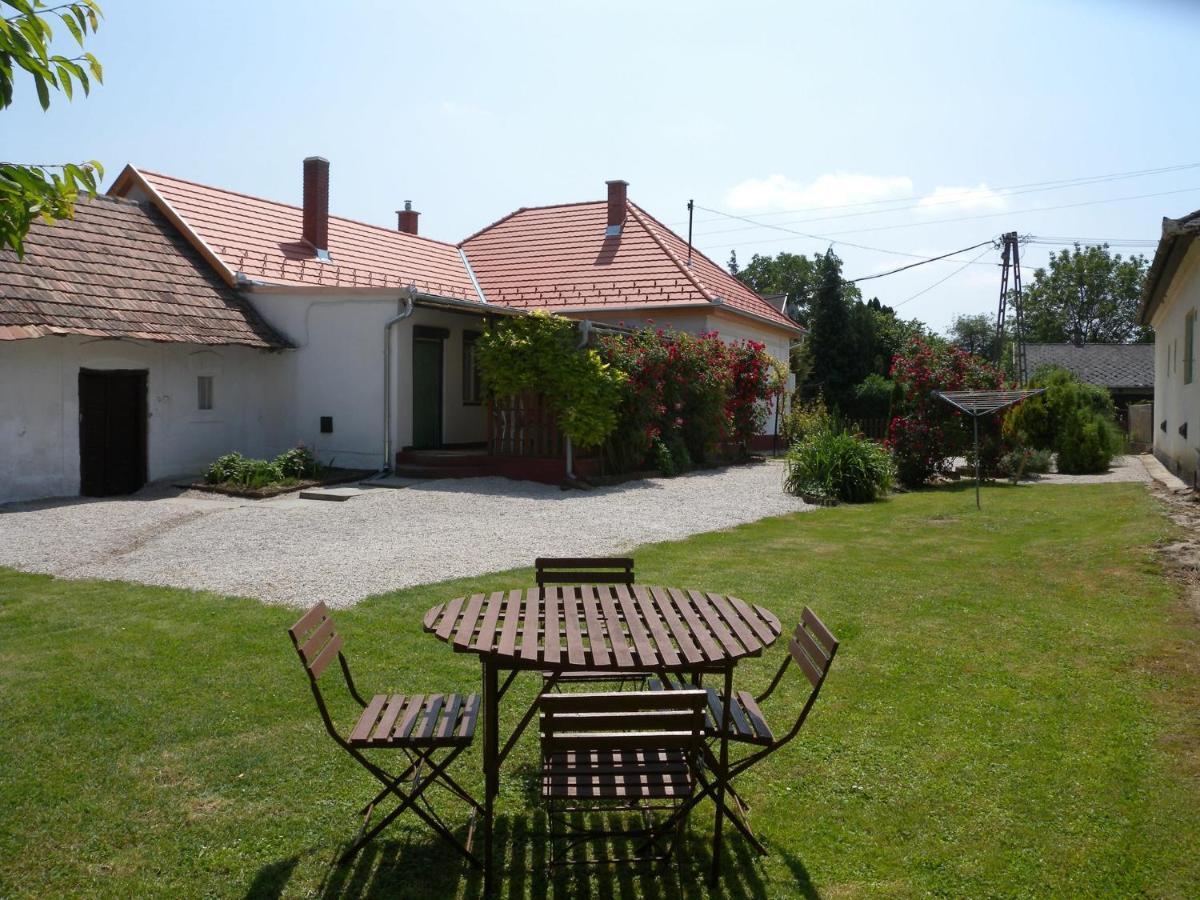 Holiday home Balatonbereny/Balaton 18150 Exterior foto