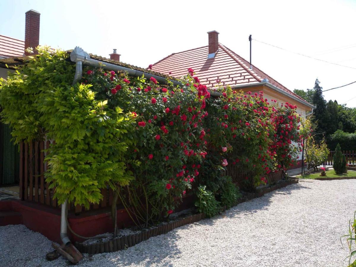 Holiday home Balatonbereny/Balaton 18150 Exterior foto